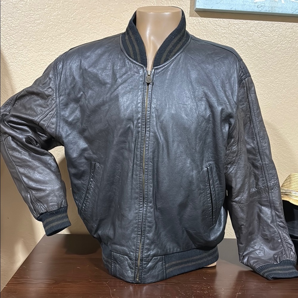 Members only  Black and brown Leather Bomber Jacket, original!